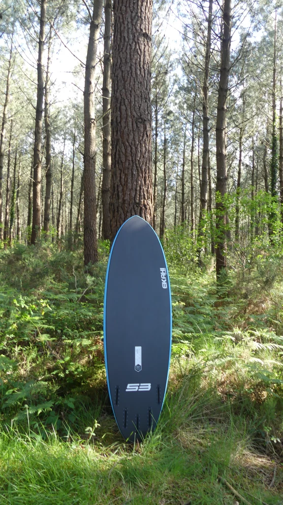 Ekahi 53 Bois carbon surfboard, blue deck, bottom view