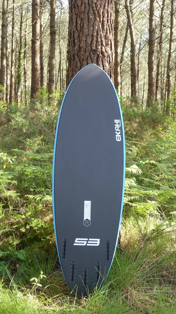 Ekahi 53 Bois carbon surfboard, blue deck, bottom view